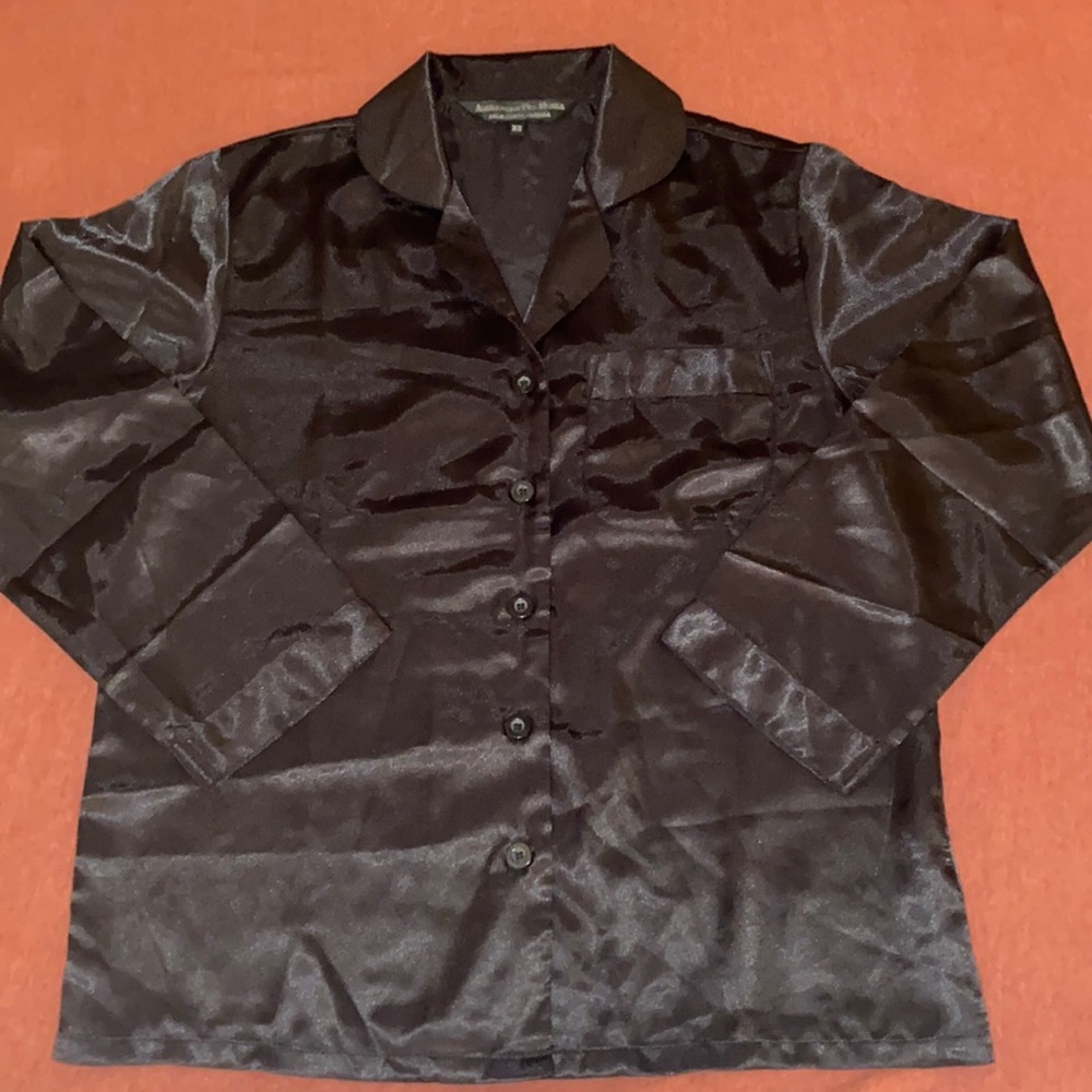 Alexander Del Rossa silk button down shirt.